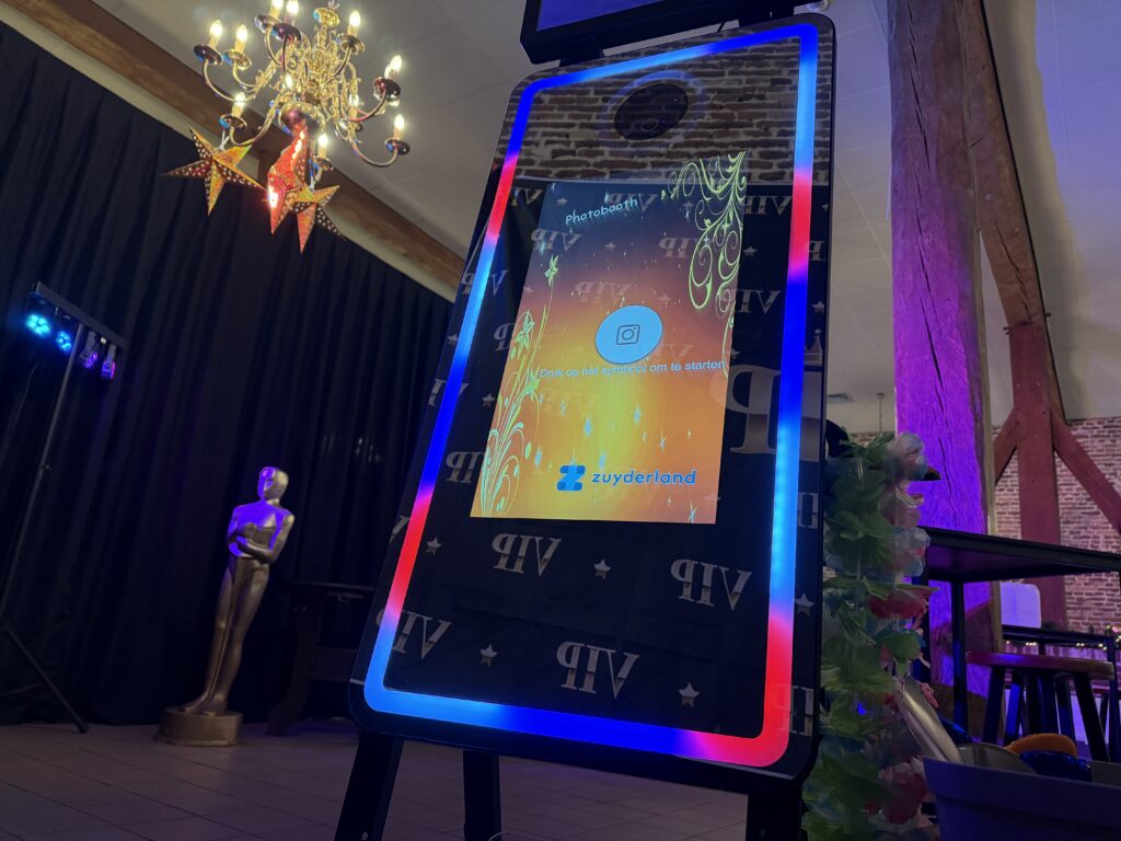 Spiegel photobooth van Doko in VIP-thema met ledverlichting
